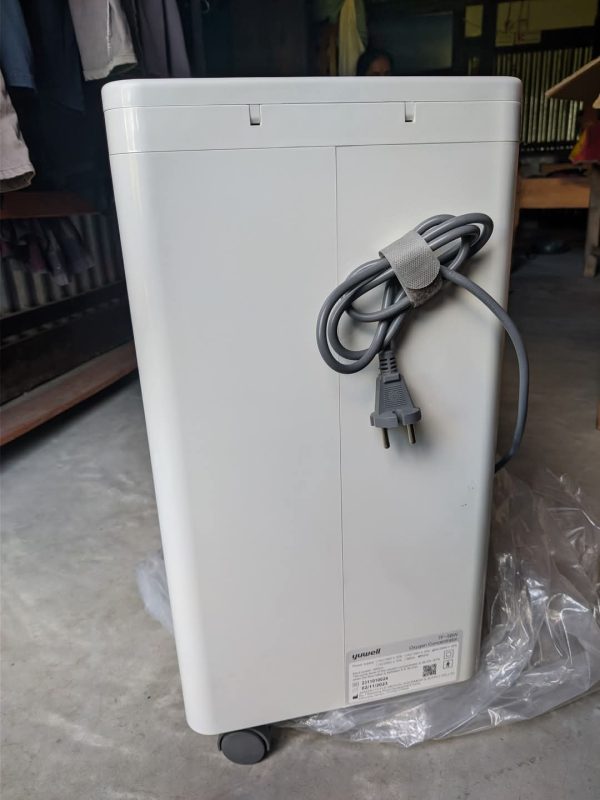 Used Yuwell 7F-5B Medical Oxygen Concentrator - Image 2